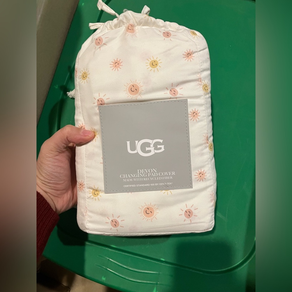 New UGG Devon baby changing pad cover in sun